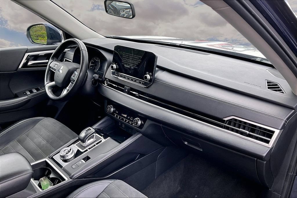 Used 2024 Mitsubishi Outlander SE AWD/4WD image 27