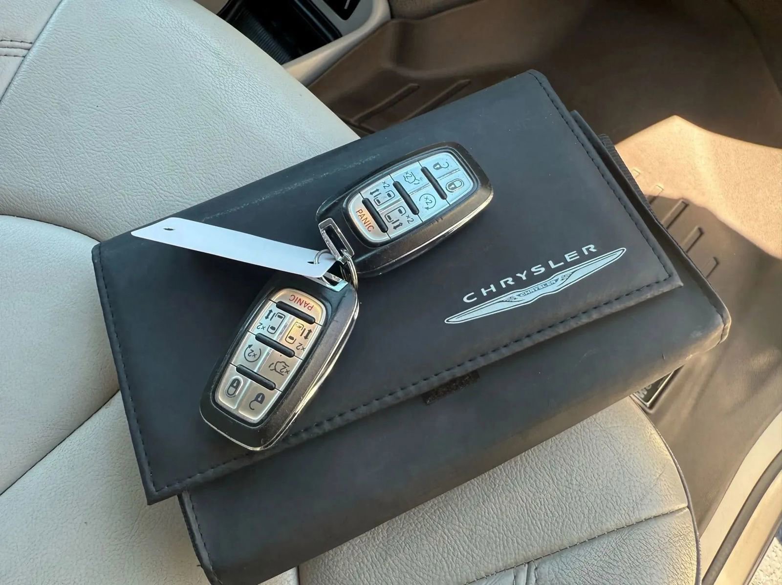 Used 2017 Chrysler Pacifica Touring-L image 52