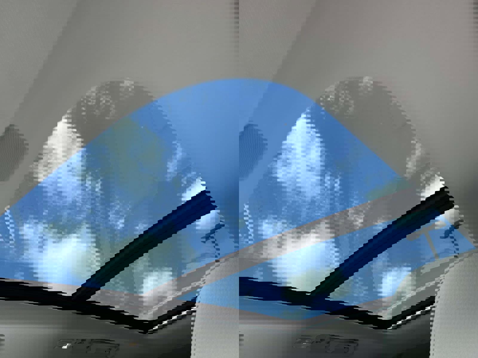 Certified 2024 Volvo XC90 B6 Core w/ Protection Package Premier image 11