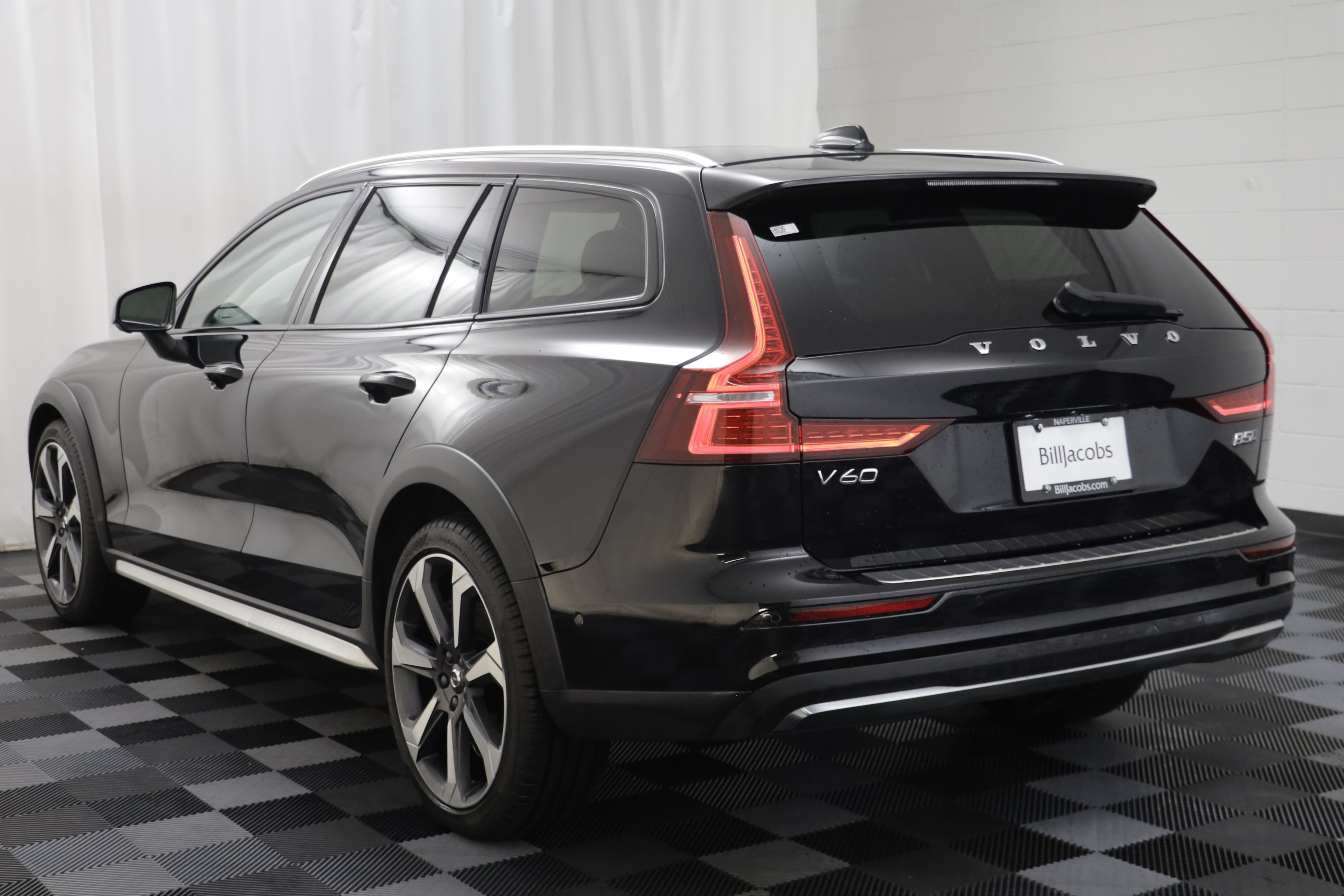 Used 2024 Volvo V60 B5 Cross Country Ultimate w/ Protection Package Premier AWD/4WD image 15