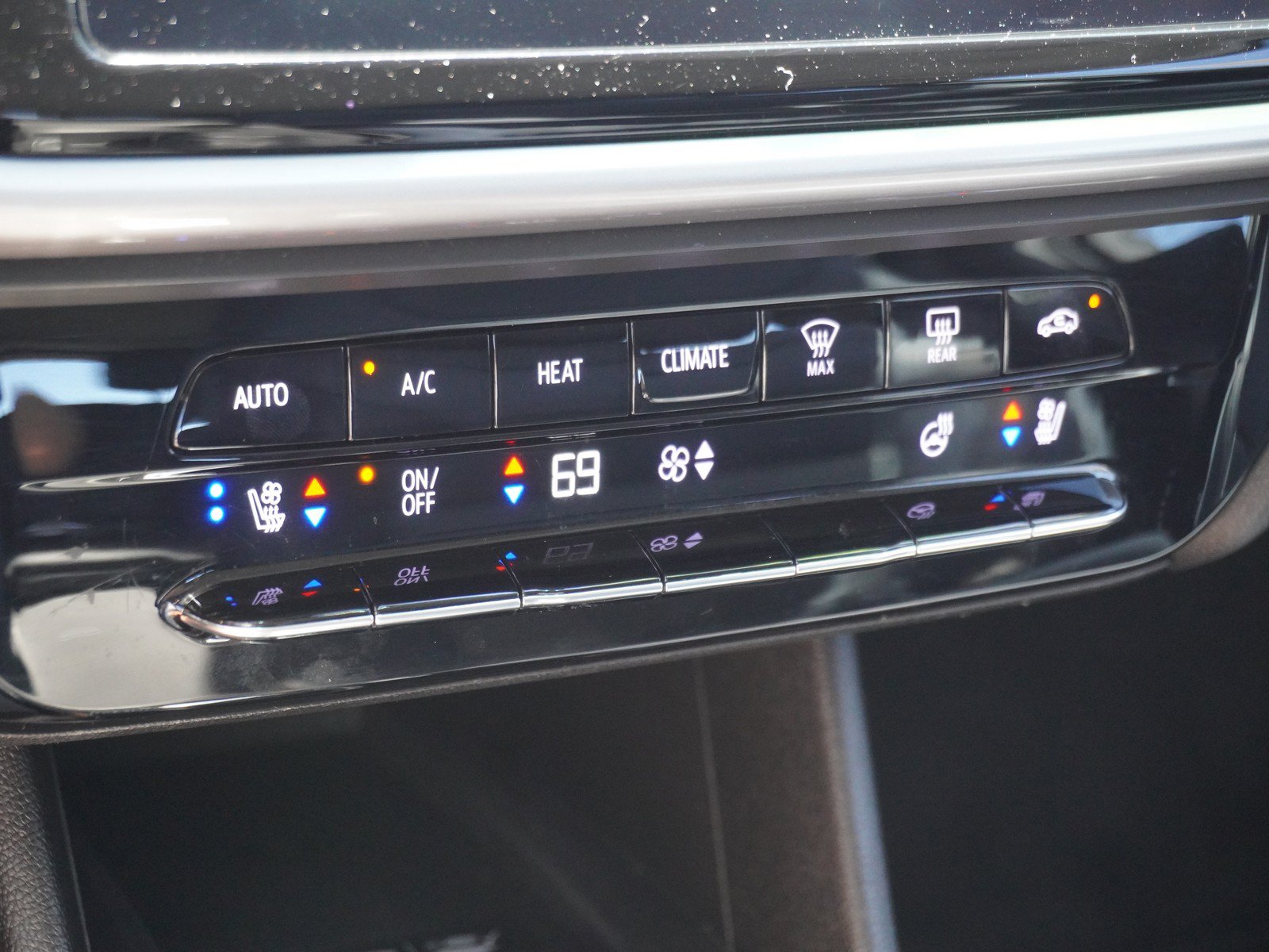 Used 2022 Chevrolet Bolt EUV Premier FWD image 29