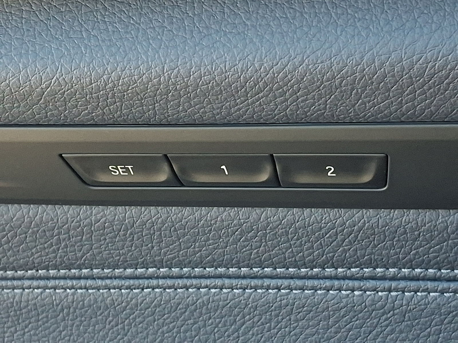 Used 2018 BMW 530i xDrive AWD/4WD image 30