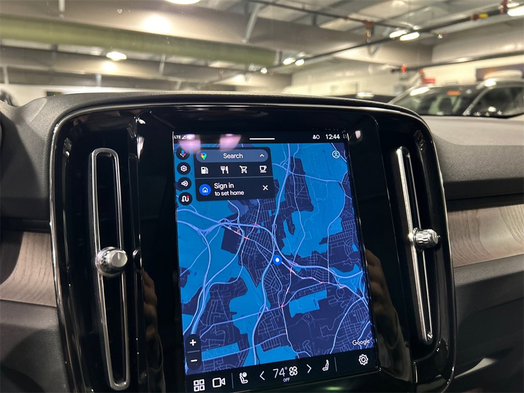 Certified 2024 Volvo XC40 B5 Plus w/ Protection Package Premier image 16