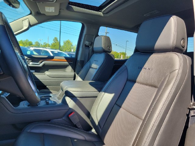 Used 2025 GMC Sierra 1500 Denali w/ Denali Reserve Package AWD/4WD image 12
