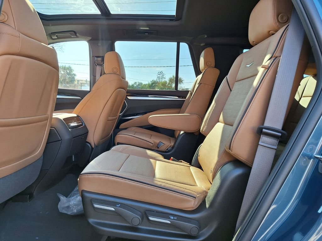 New 2026 Cadillac Escalade Luxury image 11