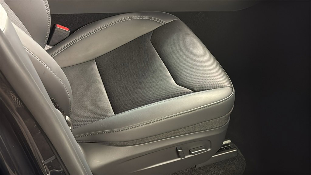 Used 2026 Tesla Model Y 2WD image 11