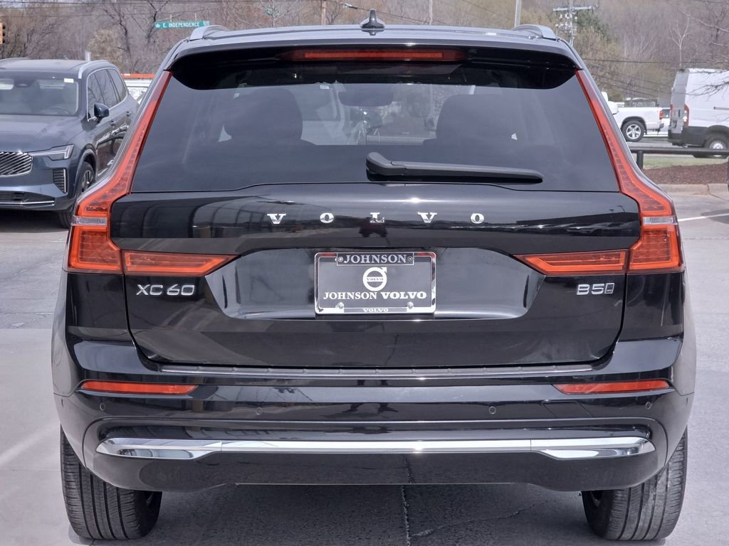 Used 2023 Volvo XC60 B5 Plus image 8