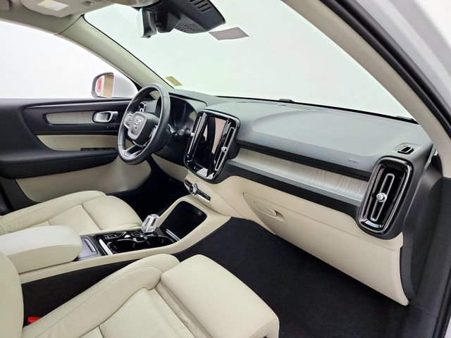 Certified 2023 Volvo XC40 B5 Plus w/ Protection Package Premier AWD/4WD image 13
