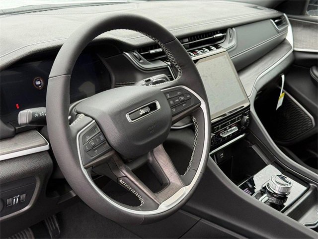 New 2025 Jeep Grand Cherokee L Limited w/ Black Appearance Package image 22