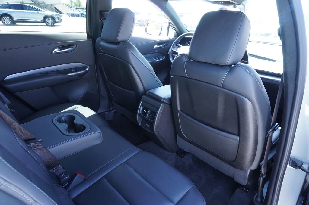 Used 2025 Cadillac XT4 Premium Luxury FWD image 10