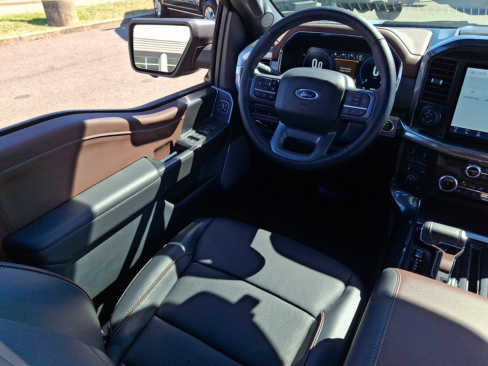 Certified 2023 Ford F150 Lariat w/ Equipment Group 502A High image 14