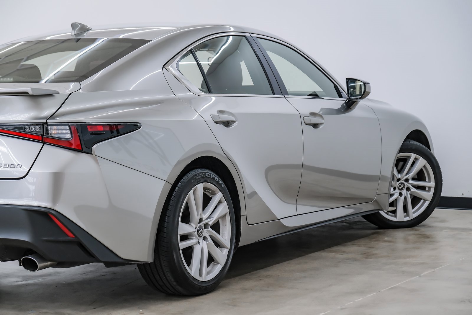 Used 2022 Lexus IS 300 image 11