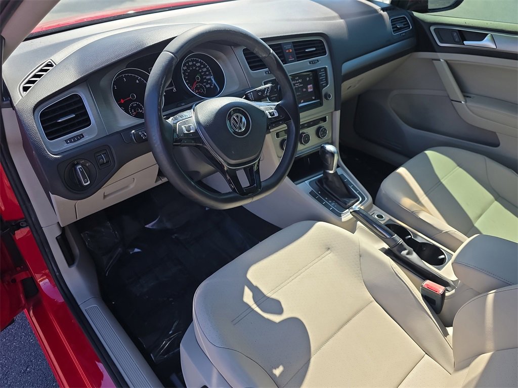 Used 2015 Volkswagen Golf TDI S image 21
