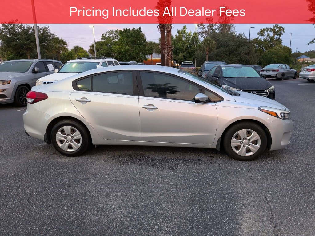 Used 2017 Kia Forte LX FWD image 3