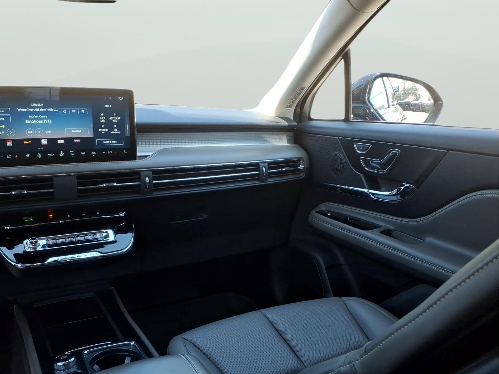 Used 2023 Lincoln Corsair AWD w/ Equipment Group 101A image 12