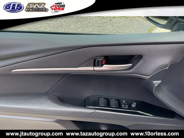 Used 2025 Toyota Camry LE FWD image 12