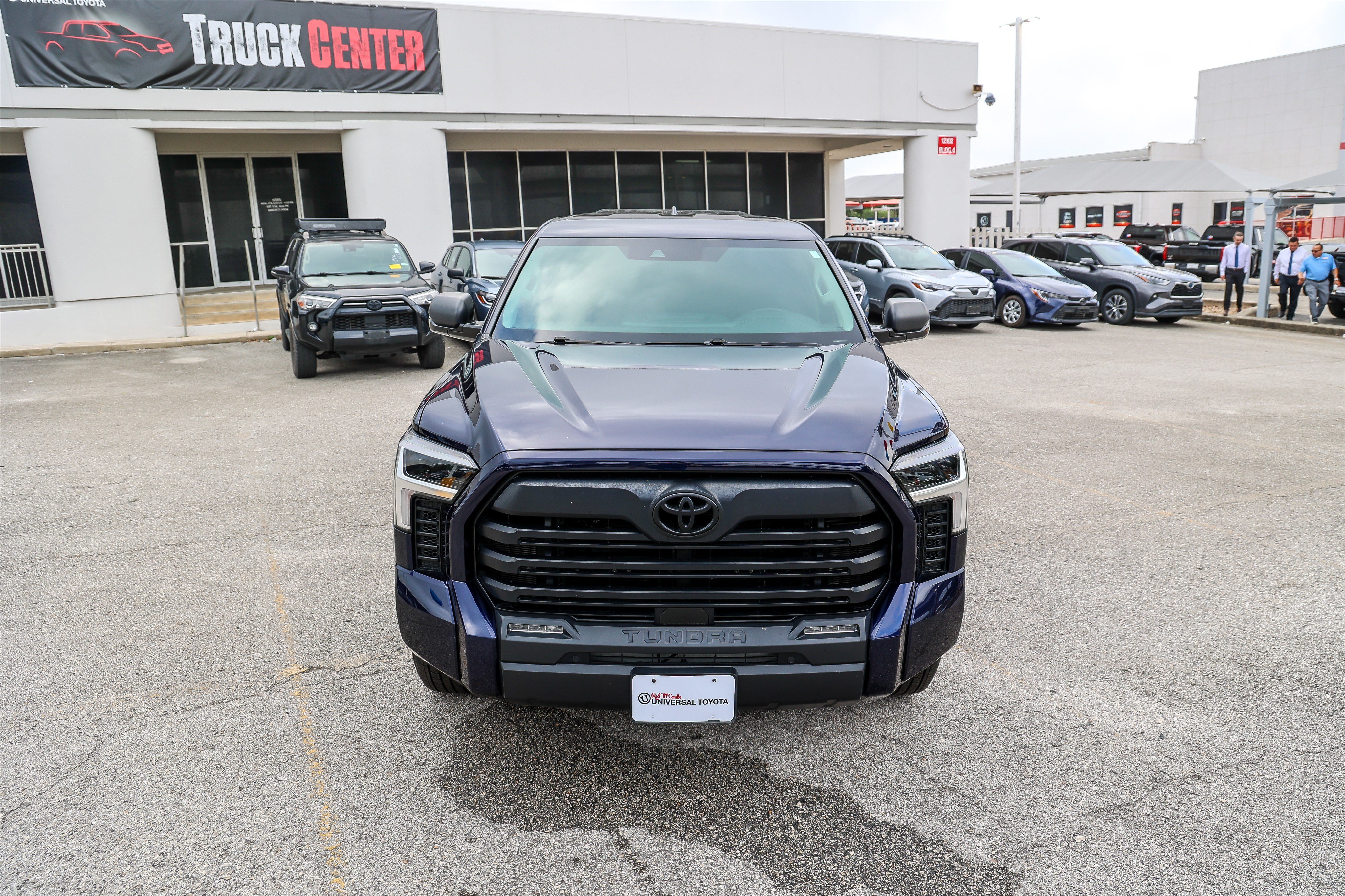 Used 2024 Toyota Tundra SR5 w/ SR5 Premium Package AWD/4WD image 4
