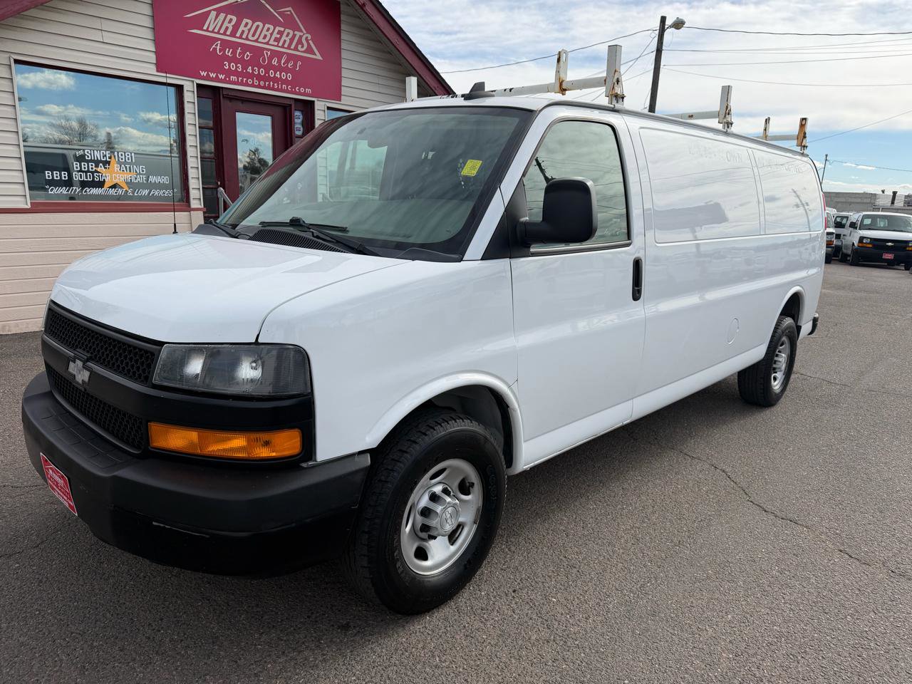 Used 2018 Chevrolet Express 2500 Extended w/ Driver Convenience Package image 4