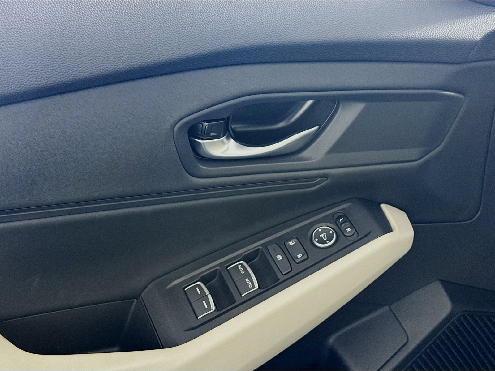 New 2025 Honda Accord SE image 15