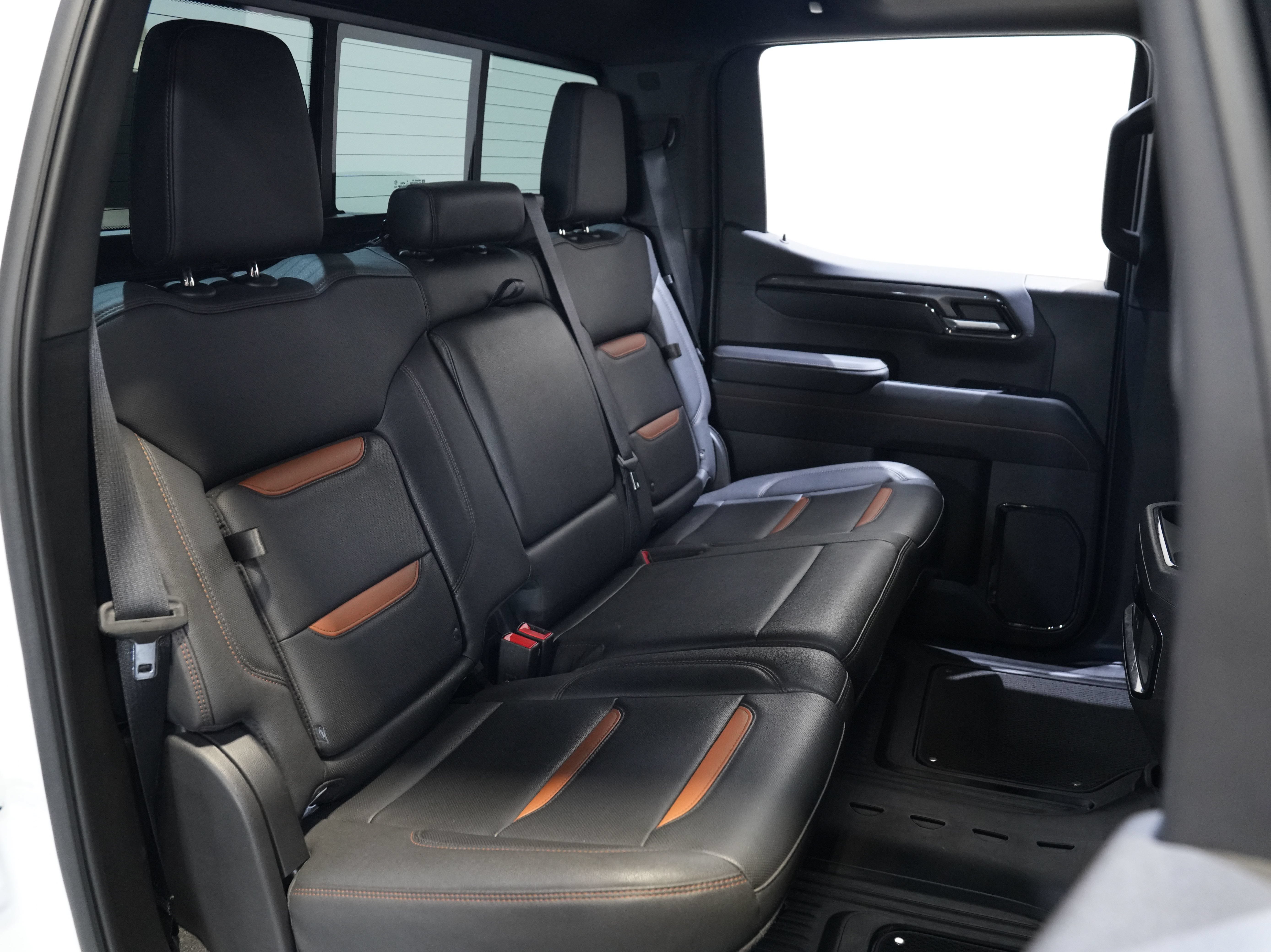 Used 2022 GMC Sierra 1500 AT4 w/ AT4 Premium Package AWD/4WD image 39