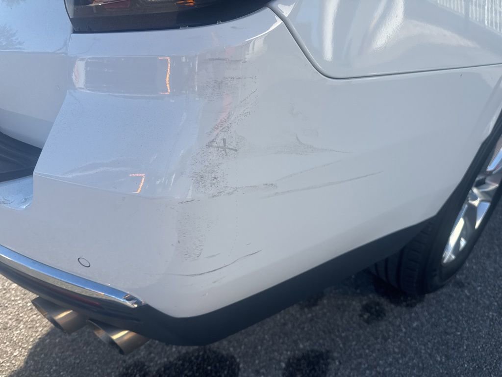 Used 2023 Chevrolet Suburban Premier image 4