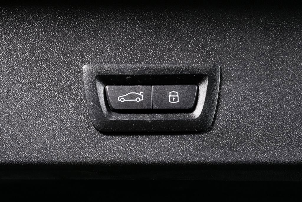 Used 2025 BMW X3 M50 w/ Premium Package image 29