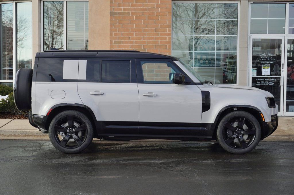 Used 2026 Land Rover Defender 110 X-Dynamic SE AWD/4WD image 8