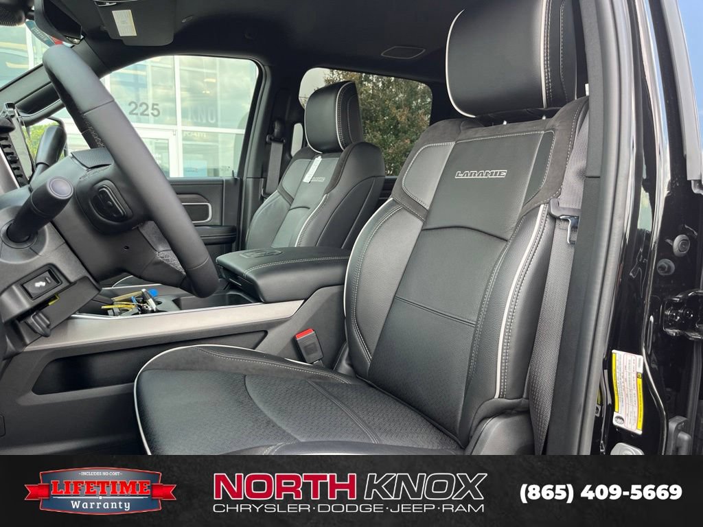 New 2026 RAM 2500 Laramie AWD/4WD image 4