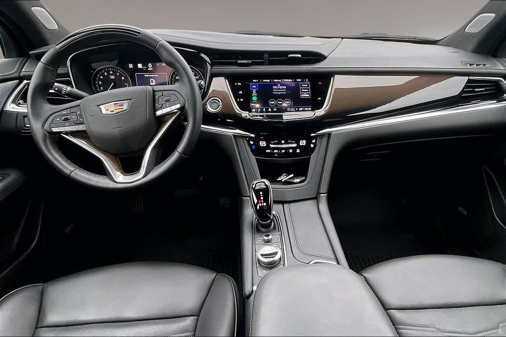 Used 2025 Cadillac XT6 Premium Luxury w/ Platinum Package AWD/4WD image 15