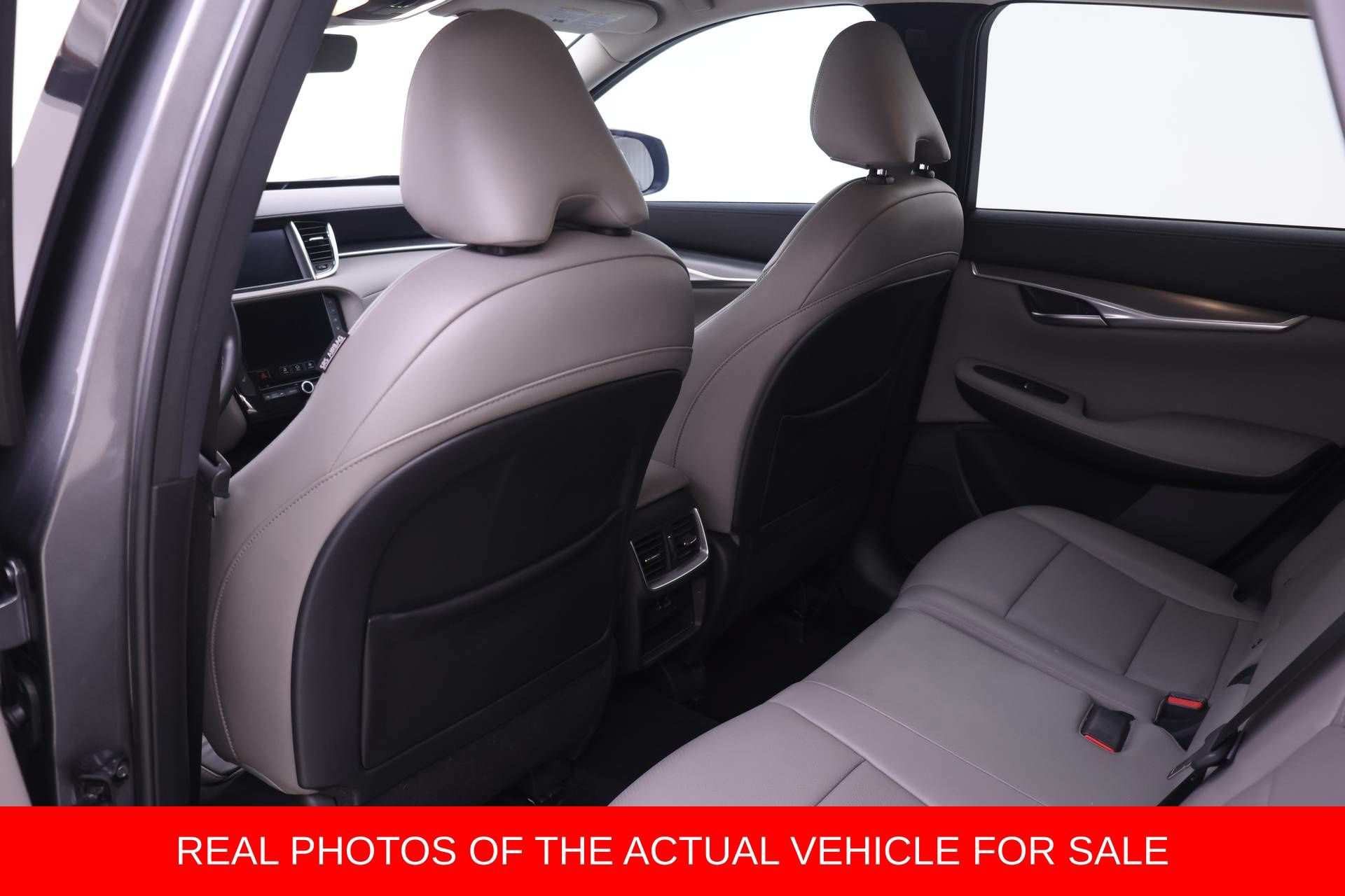 Used 2023 INFINITI QX50 Luxe AWD/4WD image 9