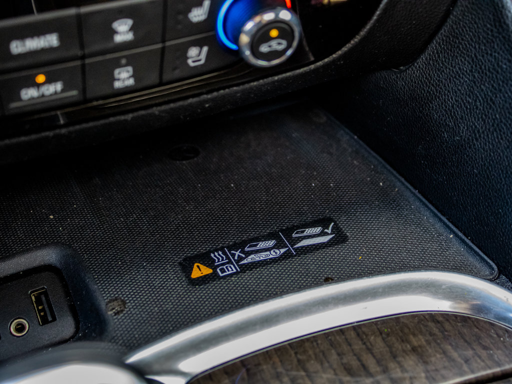 Used 2018 Buick Enclave Avenir w/ Avenir Technology Package AWD/4WD image 38