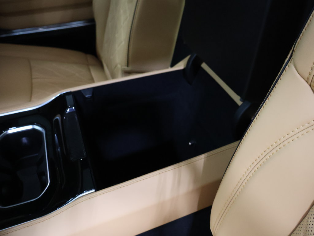 New 2026 Jeep Grand Wagoneer Summit AWD/4WD image 14