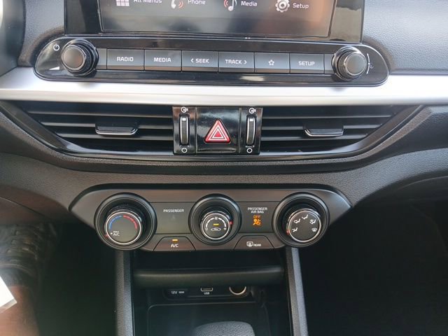 Used 2022 Kia Forte LXS FWD image 28