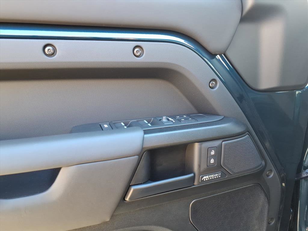 New 2026 Land Rover Defender 110 OCTA image 10