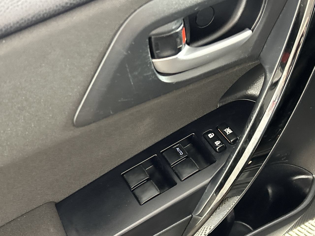 Used 2017 Toyota Corolla iM FWD image 19