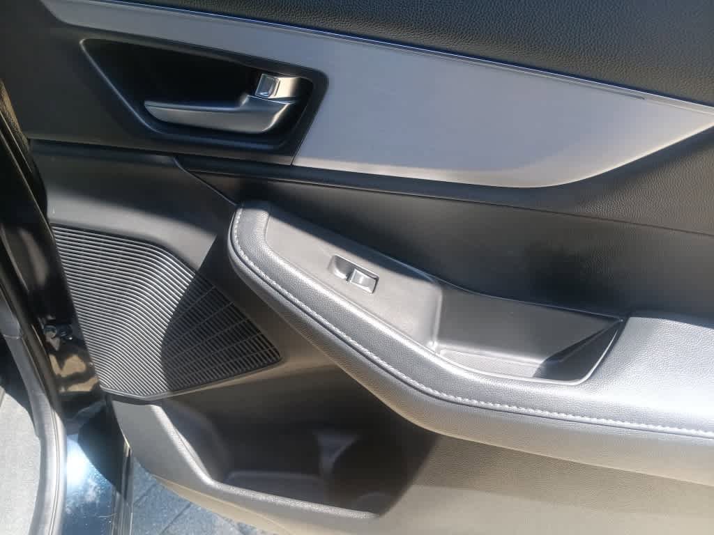 Used 2023 Acura MDX SH-AWD image 25