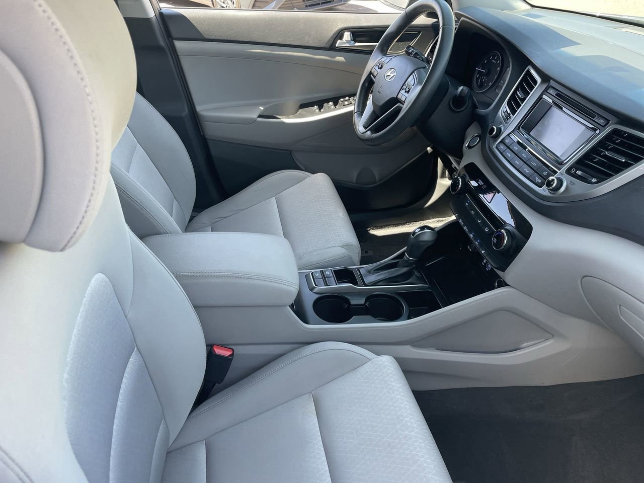 Used 2017 Hyundai Tucson Sport FWD image 11