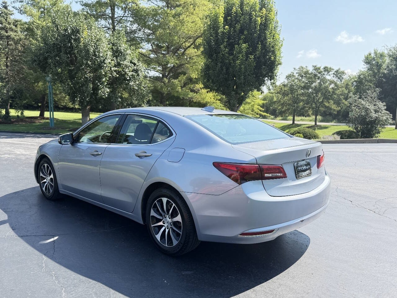 Used 2016 Acura TLX w/ Technology Package FWD image 3