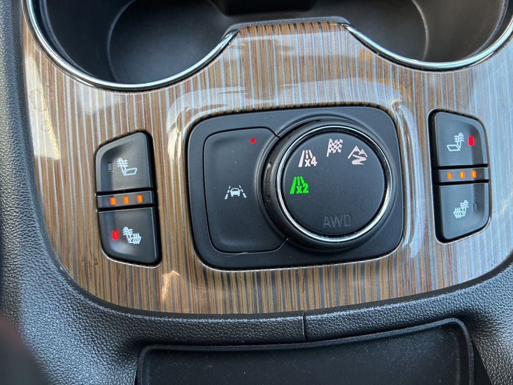 Used 2023 GMC Acadia SLE w/ Driver Convenience Package image 15