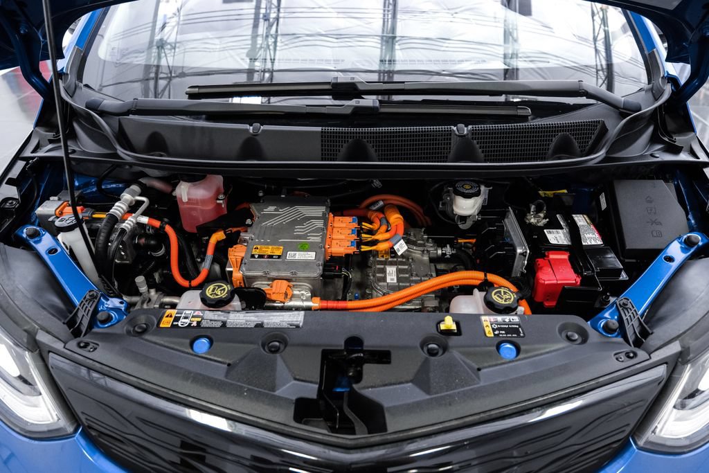 Used 2020 Chevrolet Bolt Premier w/ Infotainment Package FWD image 45