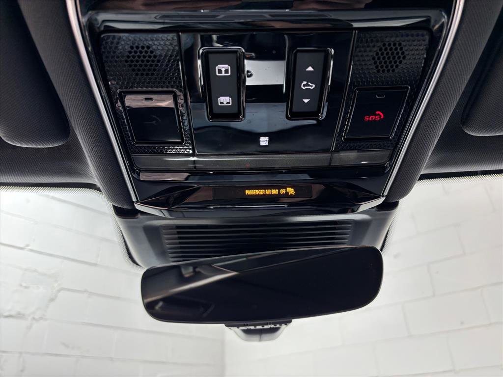 Used 2024 Land Rover Range Rover SE image 12