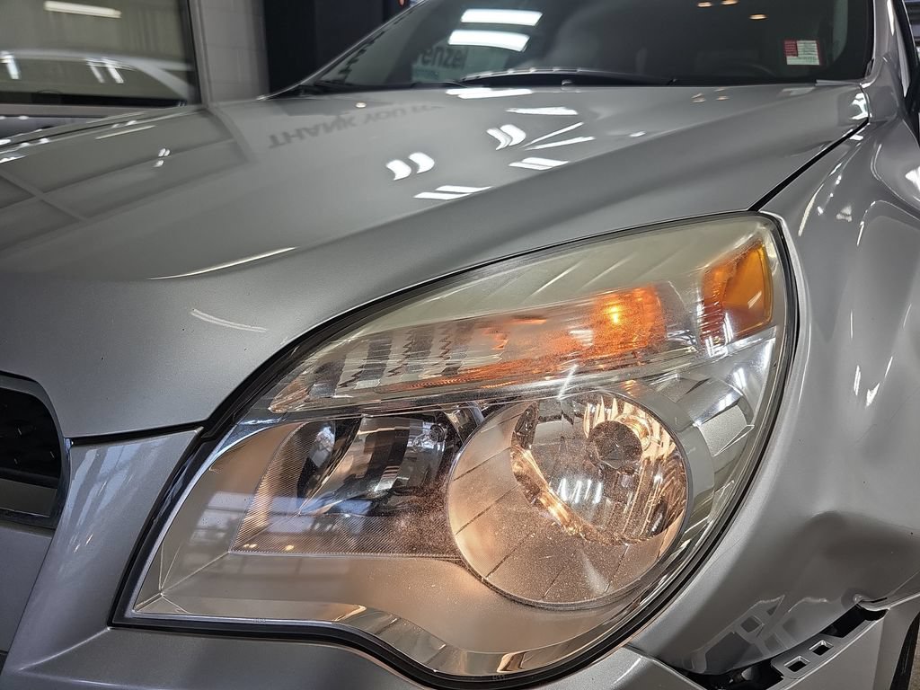 Used 2015 Chevrolet Equinox LT w/ Chrome Appearance Package AWD/4WD image 38