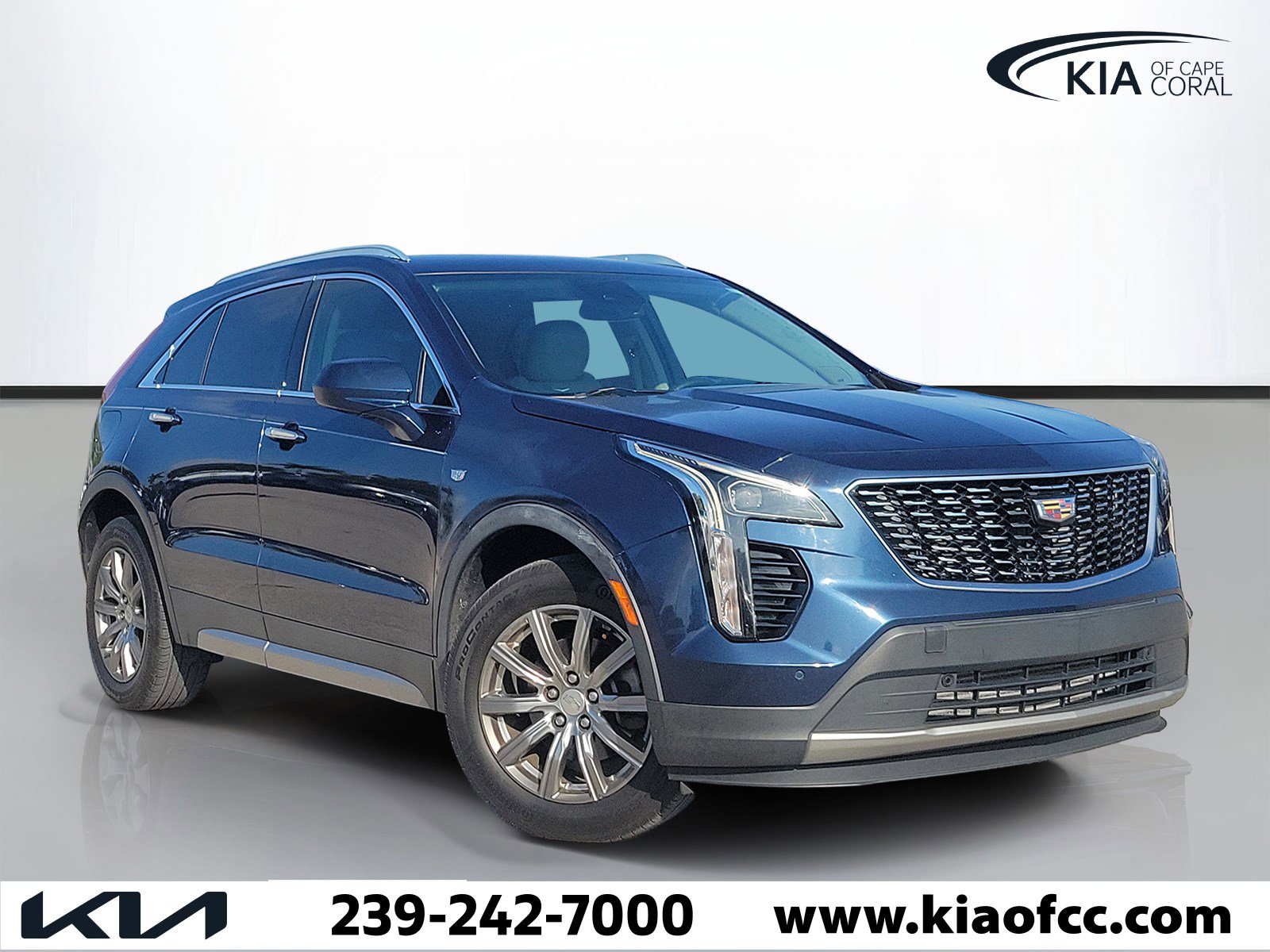 Used 2019 Cadillac XT4 Premium Luxury FWD image 1