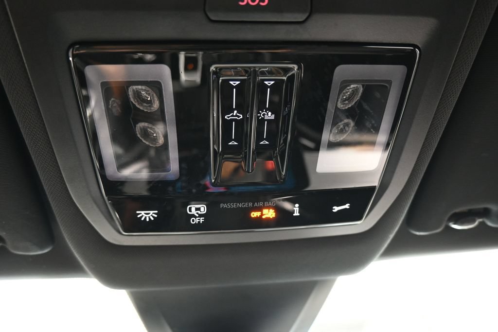 Used 2025 Volkswagen Atlas Cross Sport SE w/ Panoramic Sunroof Package FWD image 34