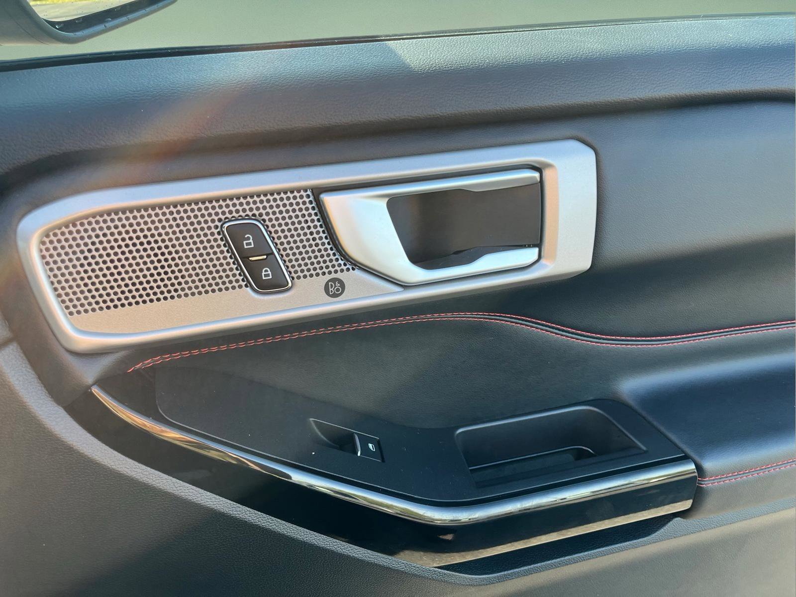 Used 2024 Ford Explorer ST-Line w/ Class IV Trailer Tow Package image 37