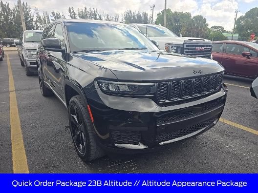 Used 2023 Jeep Grand Cherokee L Laredo RWD image 4