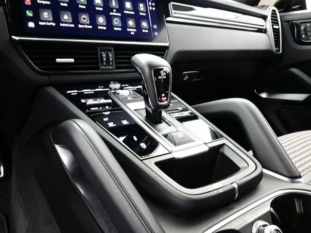 Certified 2023 Porsche Cayenne Turbo AWD/4WD image 10