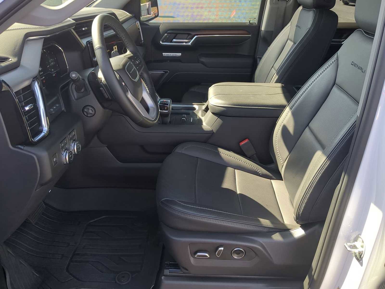 Used 2025 GMC Sierra 1500 Denali w/ Denali Reserve Package AWD/4WD image 14