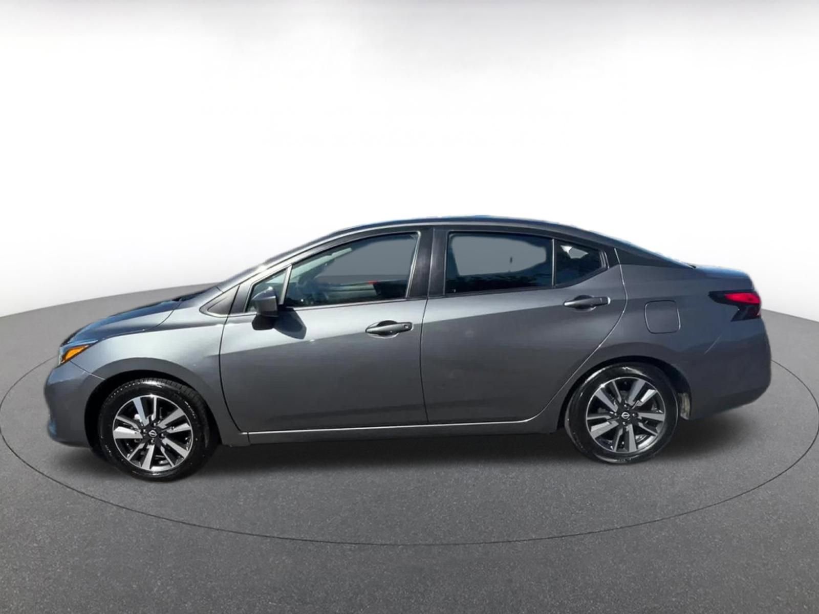 Used 2025 Nissan Versa SV FWD image 9