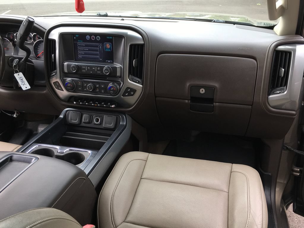 Used 2015 Chevrolet Silverado 1500 LTZ Z71 w/ LTZ Plus Package AWD/4WD image 34